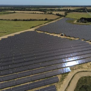 Centrale solaire au sol réalisée par Apex Energies pour la commune du Pêchereau